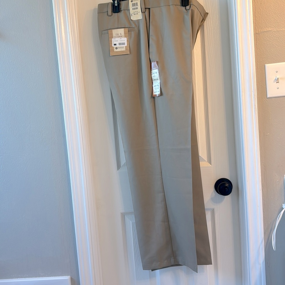 Haggar Men’s classic pants 40 wide 30 length
